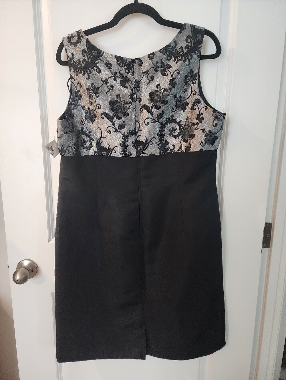 R&M Richards Black and Silver Sleeveless Midi Dress With A Touch Of Sparkle. 16 - Picture 4 of 11